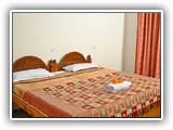 kausani hotels and resorts